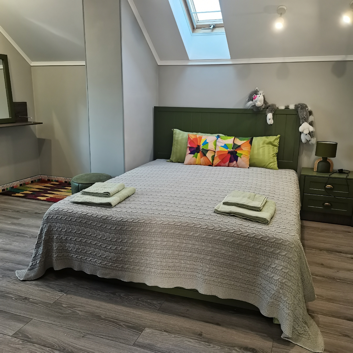 Я фотографировала с разных сторон, но тут 1 фото,чтобы вас не загружать. 