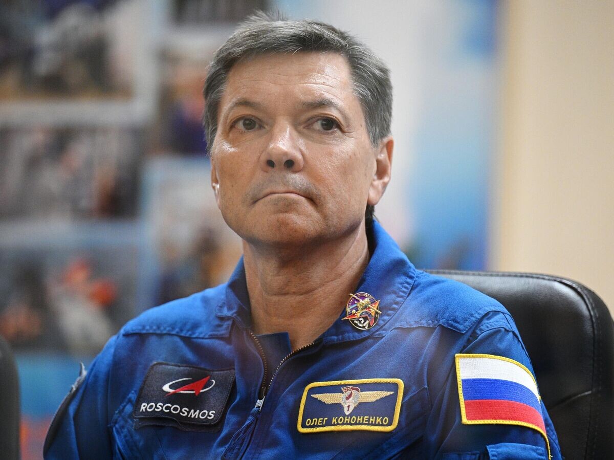    Член основного экипажа космонавт "Роскосмоса" Олег Кононенко на пресс-конференции на космодроме Байконур© РИА Новости / Алексей Филиппов