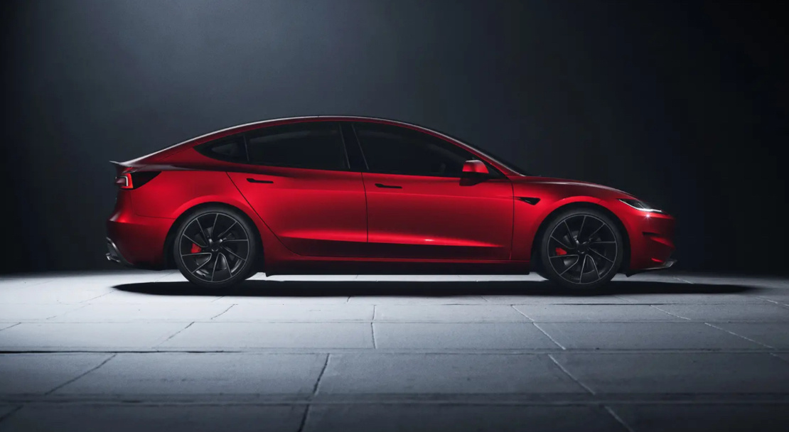 Tesla Model 3 Performance (2024)