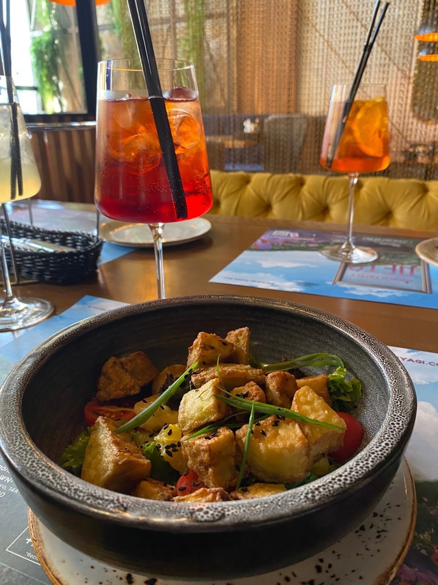 Салат с хрустящими баклажанами