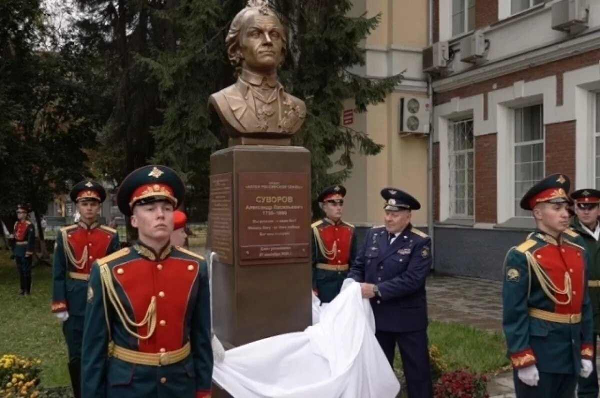    В Новосибирске установили памятник Александру Суворову