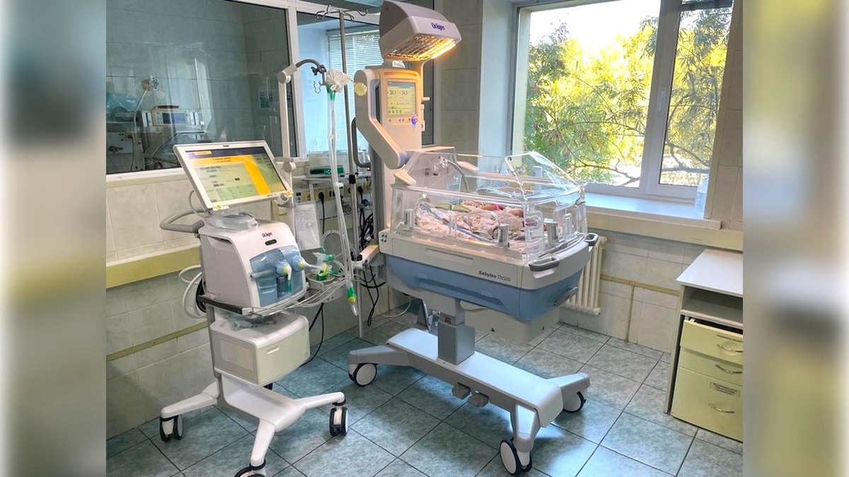    В Нижневартовском перинатальном центре установили новые инкубаторы для выхаживания недоношенных малышей