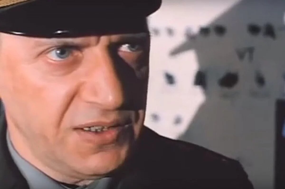   Сергей Арцибашев в роли Николая Казакова, ДМБ.