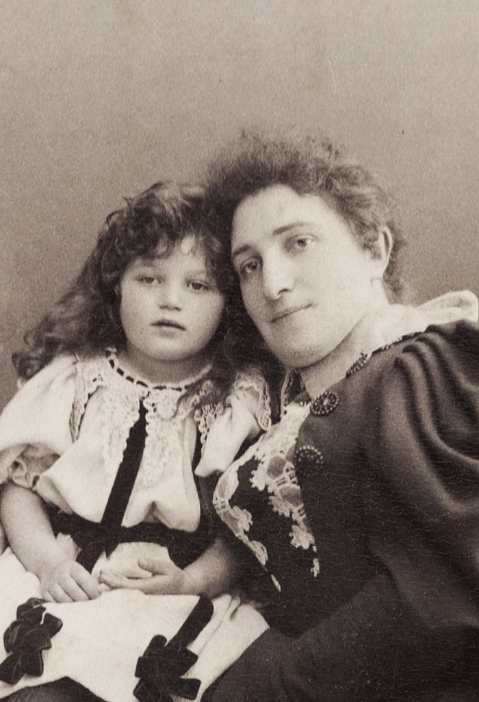 Александра Грибунина с дочерью