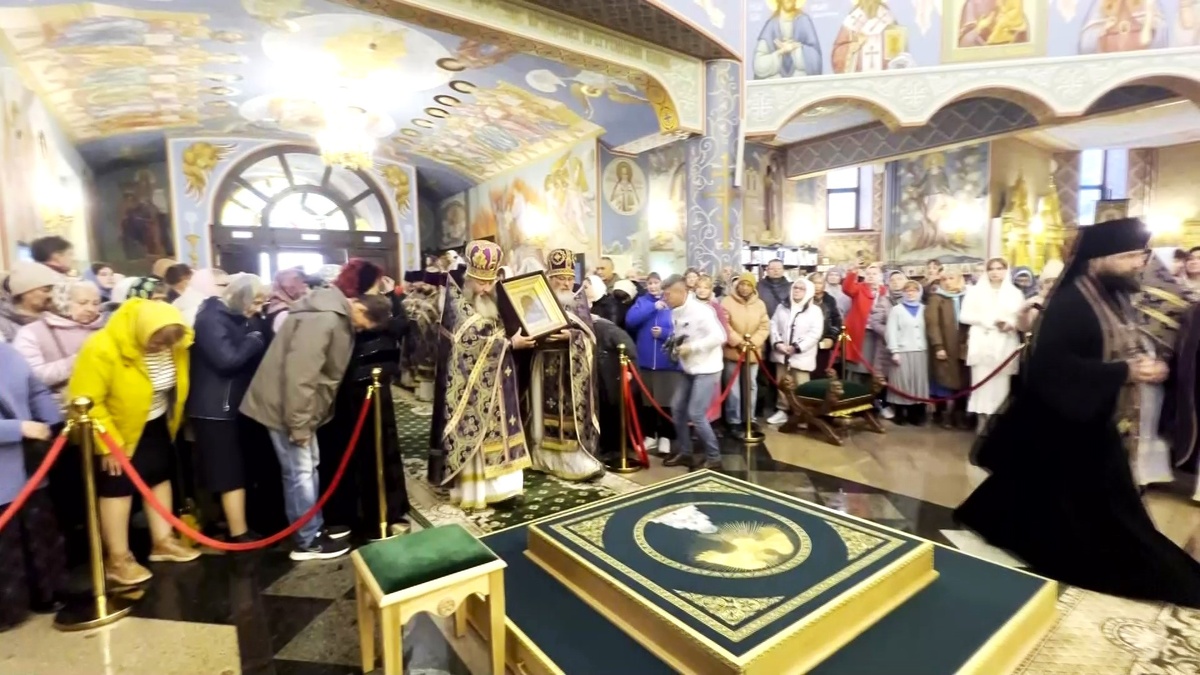    В Сургут привезли Икону Казанской Божией Матери