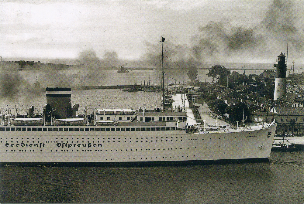 Лайнер Морской службы Восточной Пруссии в порту Пиллау, ок.1935 г.