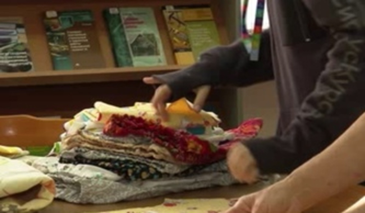    Курские волонтеры группы "Тепло маминых рук" объявили сбор материалов для пошива теплой одежды бойцам