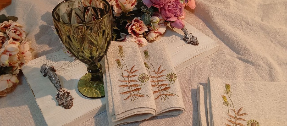 ДОРОЖКИ И САЛФЕТКИ ПОЛУЛЁН #машиннаявышивка #вышивкамытищи #вышивка #машиннаявышивкамосква #индивидуальнаявышивка #домашнийтекстильсвышивкой #салфеткисвышивкой #оригинальныйподарок #стильиуютввашемдоме
Стоимость вышивки от 300р.
Подписывайтесь на наш канал в Телеграмм @bordadora_emb
Контакты для связи @inglik @elnaserg
Магазин мастера Ruchnoj-tekstil-s-vyshivkoy на Ярмарке мастеров https://www.livemaster.ru/ruchnoj-tekstil-s-vyshivkoy