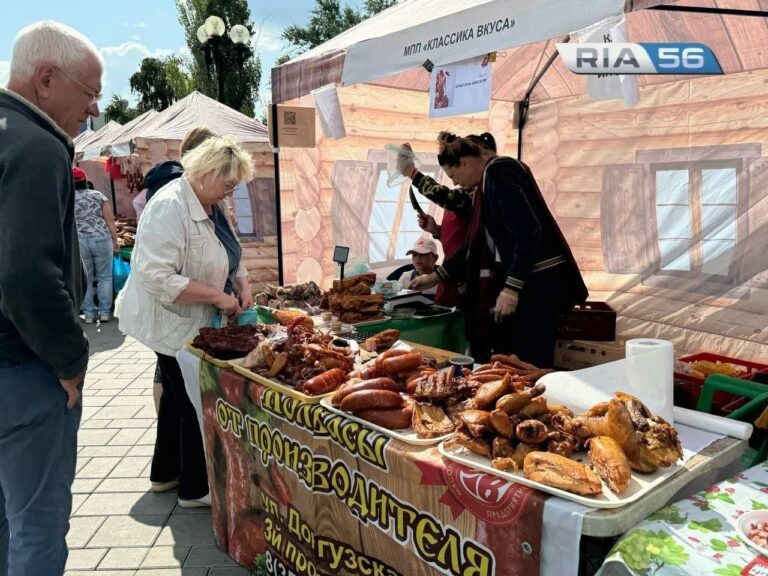    28 сентября на оренбургском ипподроме пройдет закрытие бегового сезона и областная ярмарка Кристина Просвиркина