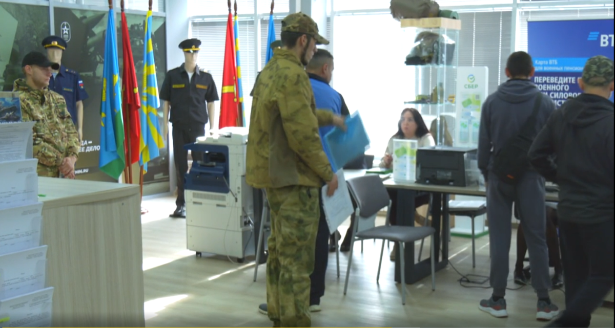    Югорчане массово поступают на службу по контракту