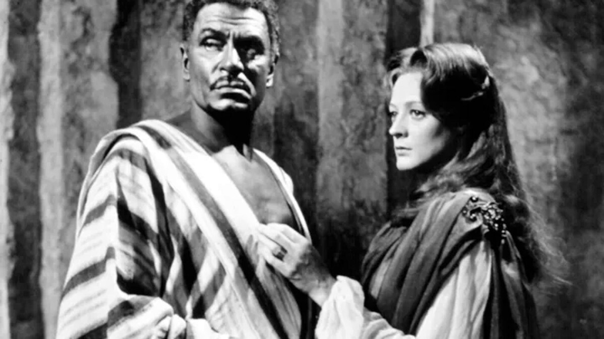 Мэгги Смит в роли Дездемоны