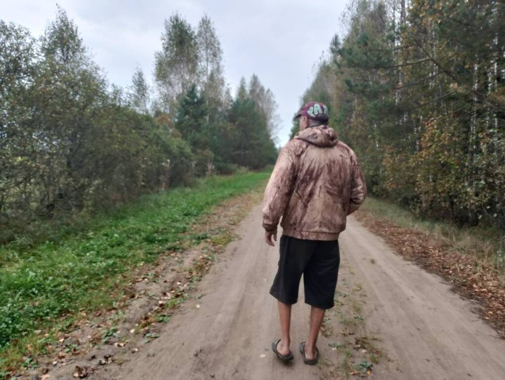 Я во время прогулки, необычная сторона, вид сзади