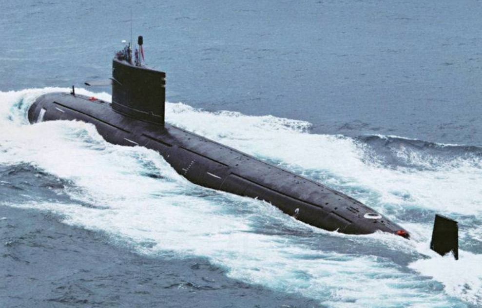  Многоцелевая атомная подводная лодка ВМС НОАК Китая Тип-093. Фото Синьхуа