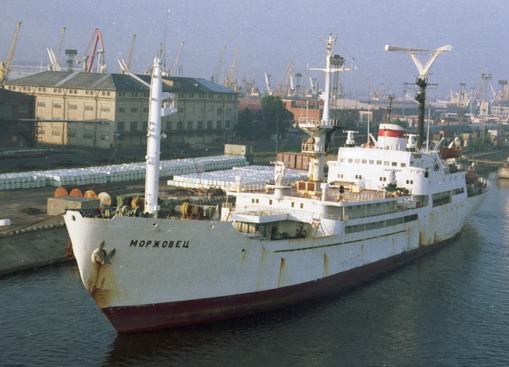 Научно-исследовательское судно "Моржовец" — одно из серии НИС, построенных в 1967 году.