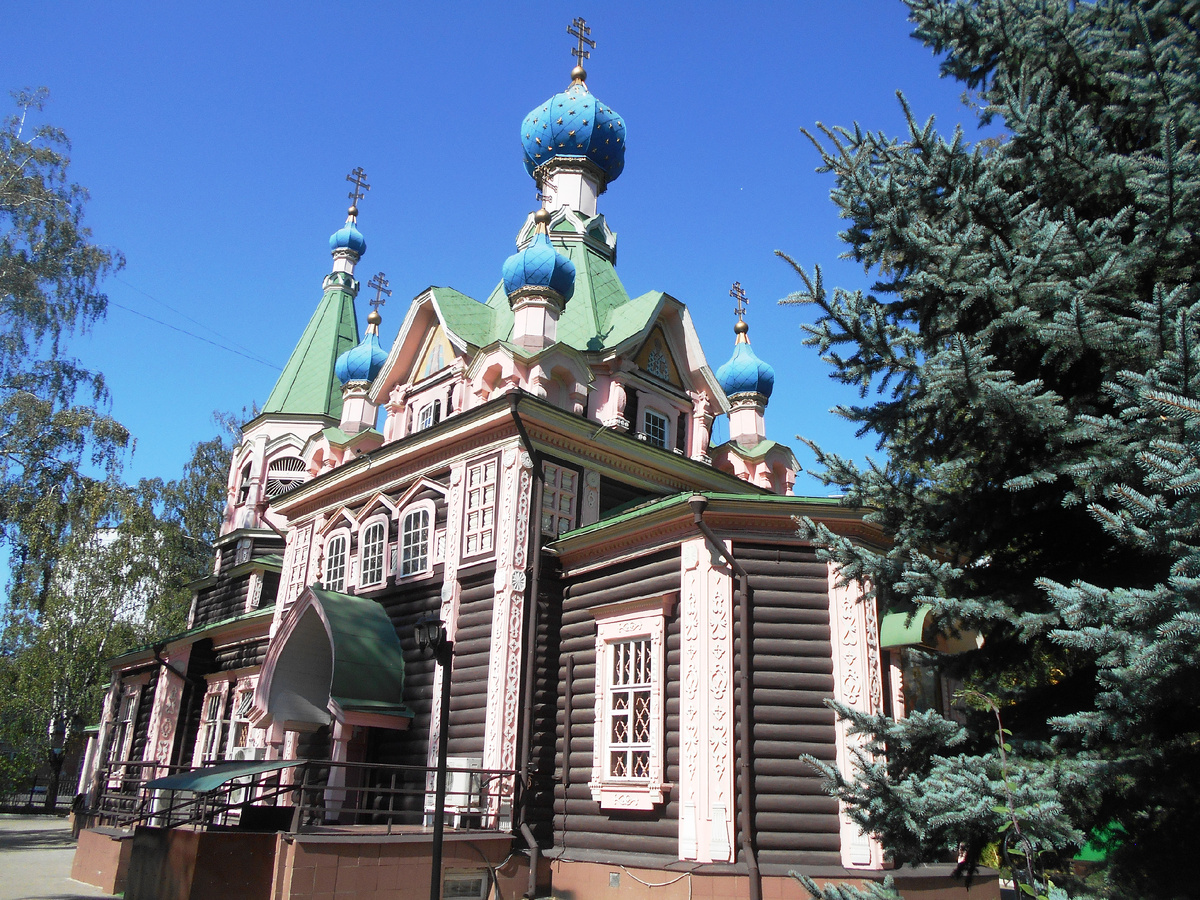 Храм Живоначальной Троицы в Наташине