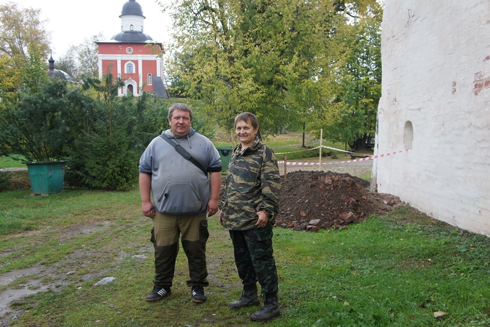    Данная находка стала сенсацией для директора ООО "Вологодская археология" Алексея Угланова и для Светланы, так как в экспедиции она участвовала всего лишь второй раз. / Фото: Предоставлено Кирилло-Белозерским музеем-заповедником