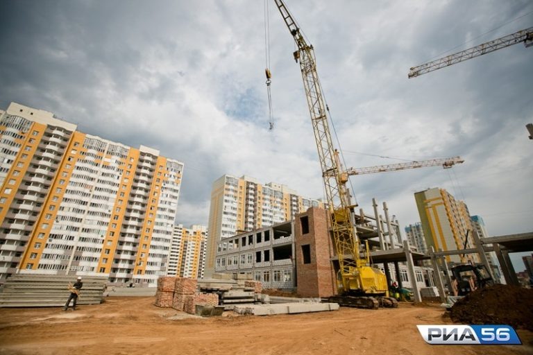    Более 895 тысяч квадратных метров жилья введено в Оренбуржье с начала года Андрей Севостьянов