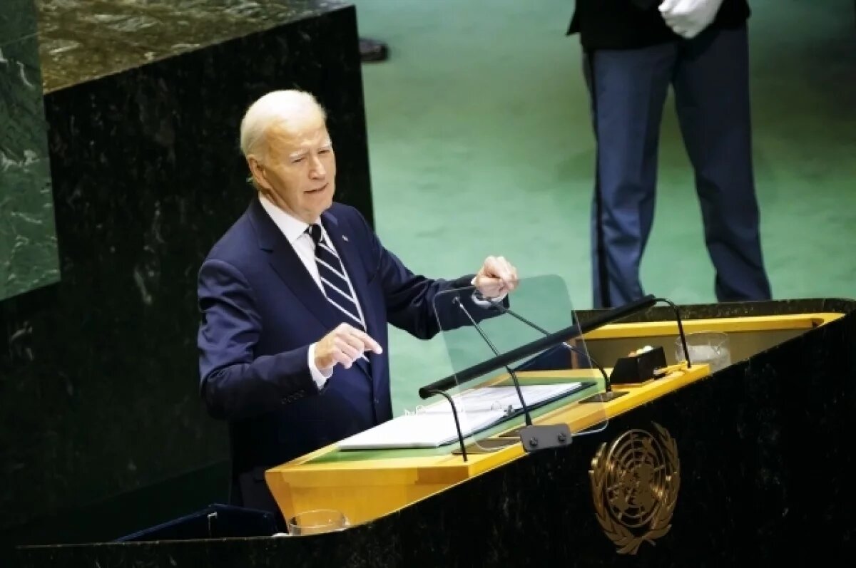    Экс-офицер США Беннетт: Байден боится пересмотра ядерной доктрины РФ