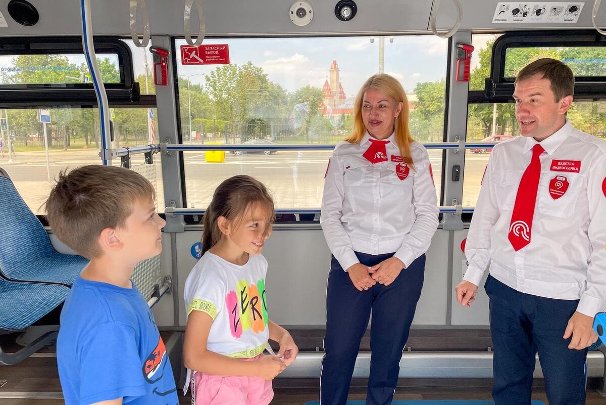    Мобильная учебная лаборатория понравилась москвичам и гостям столицы. Пресс-служба ГКУ "Организатор перевозок"