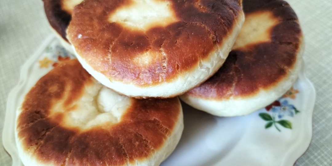 Тесто для беляшей - дрожжевое для жарки, очень вкусное. Беляши, как пух
