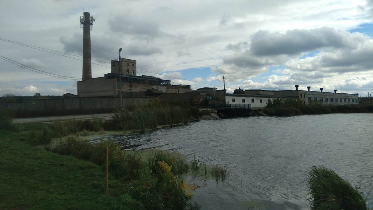 Вид на спиртзавод и плотину