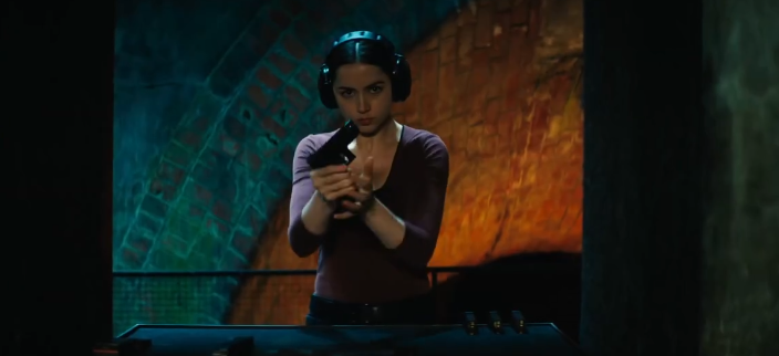 Ева Макарро (в исполнении Аны Де Армас)