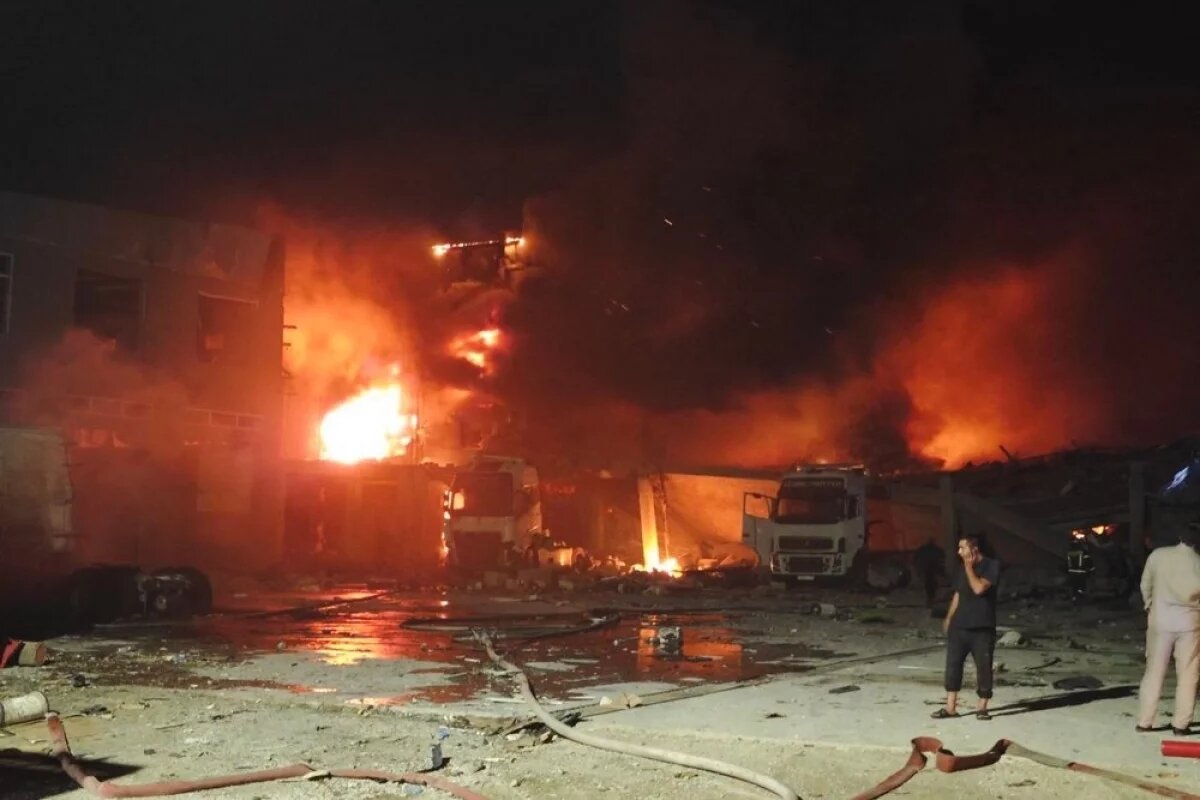    Меликов: при взрыве на АЗС в Дагестане погибли шестеро, включая двух детей