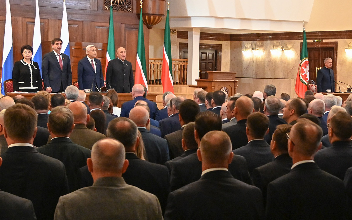 Раис Татарстана Рустам Минниханов выступил с ежегодным Посланием Государственному Совету РТ. Фото: rais.tatarstan.ru