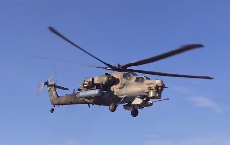 Вылет вертолёта Ми-28НМ «Ночной охотник» на боевое применение лёгких многоцелевых управляемых ракет Х-39 («Изделие 305») в приграничном районе Курской области, источник – Телеграм-канал Сводки ополчения Новороссии Z.O.V.