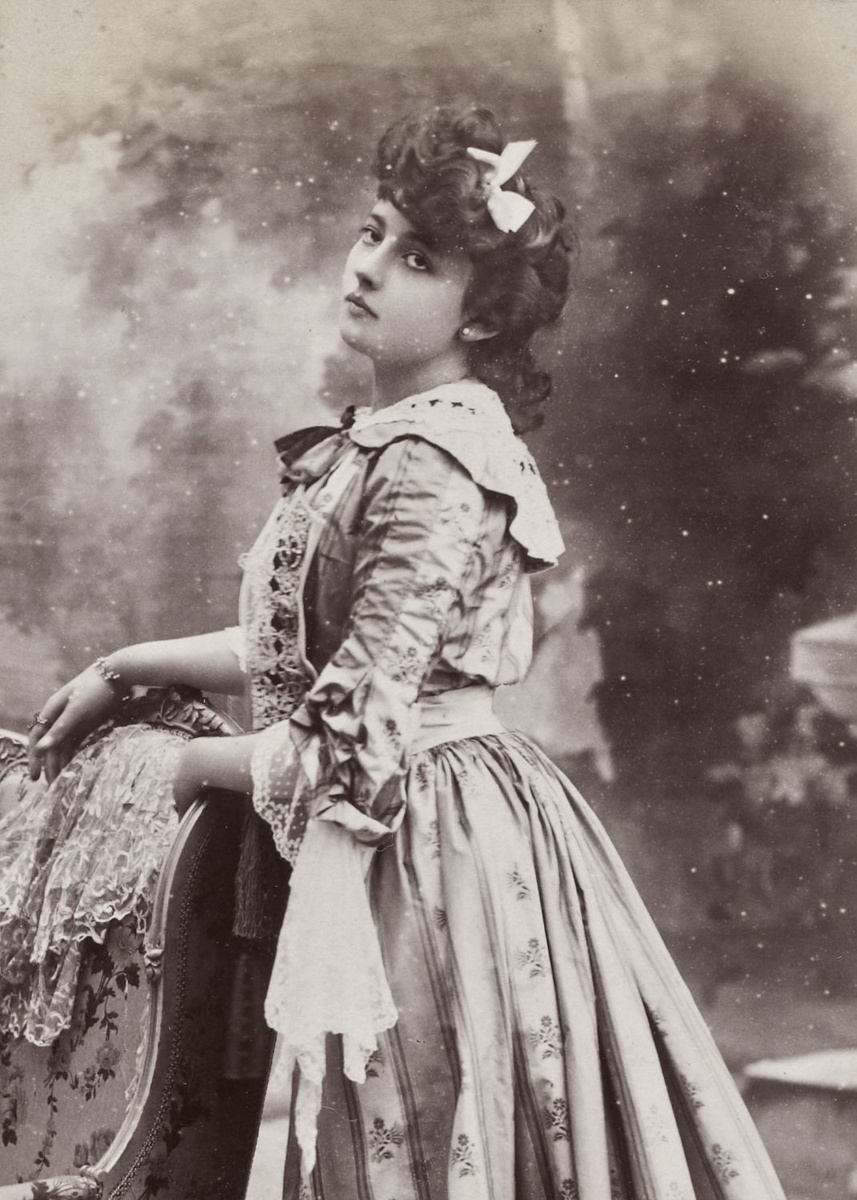 Женевьева Лантельм, 1900 год