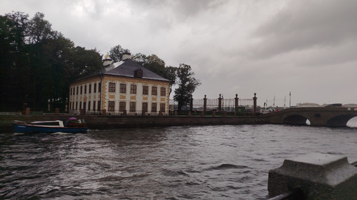 Descargar video: Здесь жил Петр 1 до самой смерти. Летний дворец Петра Первого в Летнем саду. Филиал Русского музея. Прачечный мост и крейсер Аврора на Неве