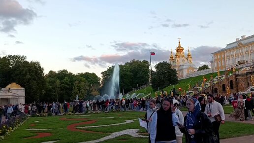 Ожившие сказки Пушкина на фестивале в Нижнем парке Петергофа