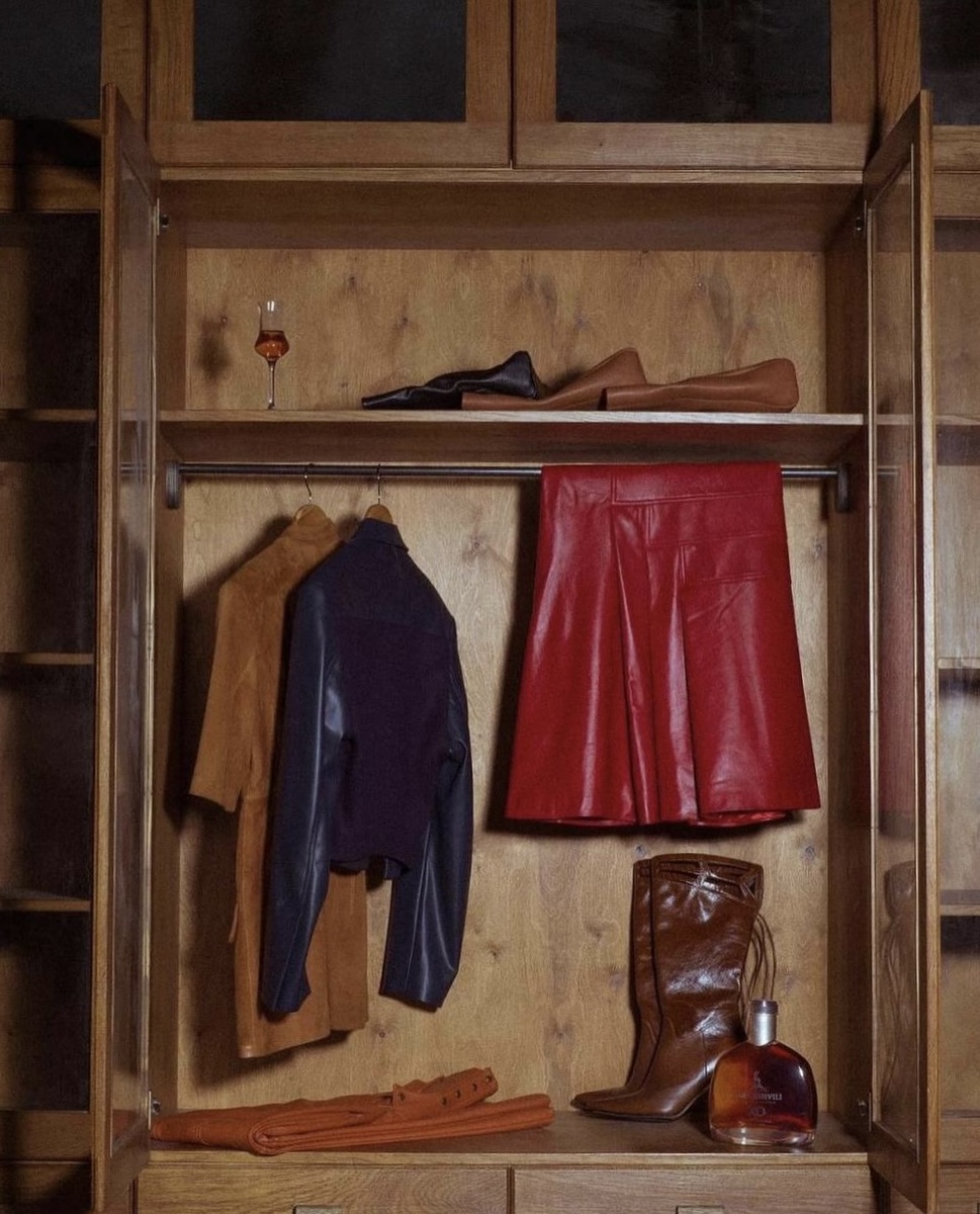 Бренд Sarajishvili был основан в 1884 году Давидом Сараджишвилиявляется и является символом грузинского винокуренного искусства и национальной гордости., этот бренд стал первым в Закавказье, который внедрил классическую французскую технологию производства коньяка.