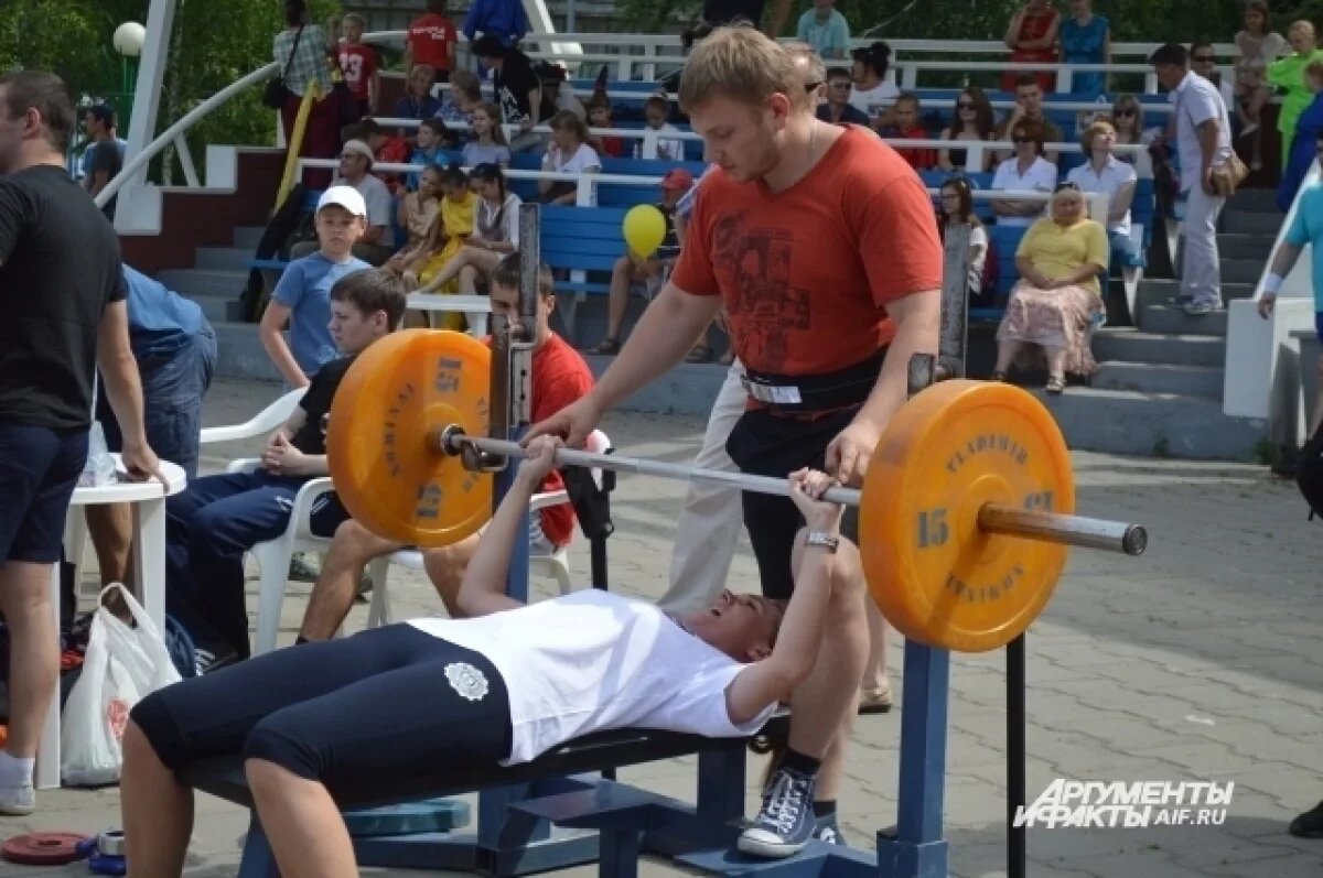    Важно понимать, зачем ходить в спортзал: быть причастным к тусовке, найти единомышленников/мужа или всё-таки качественно и с удовольствием потренироваться, чтобы улучшить своё здоровье.