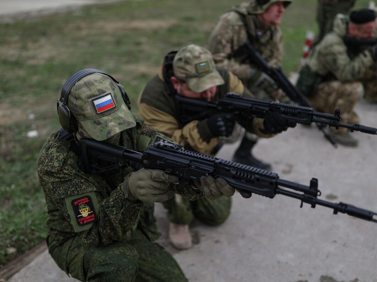    Военнослужащие из числа мобилизованных проходят подготовку на полигоне в Краснодарском крае© РИА Новости / Виталий Тимкив