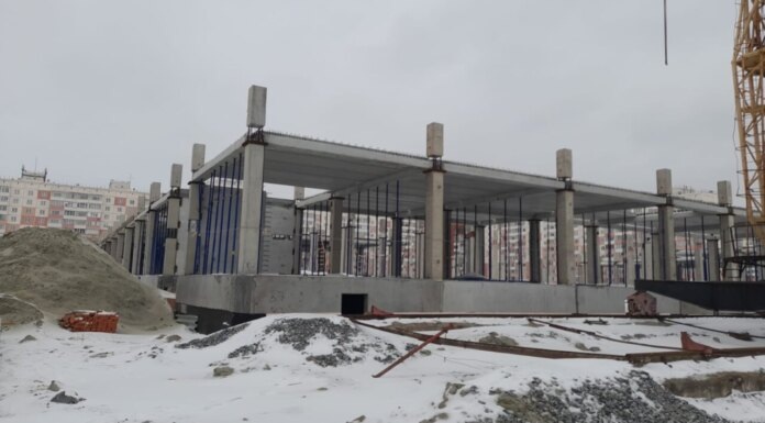    Строительная площадка школы на улице Спортивной (февраль 2024 года). Фото: minobr.nso.ru