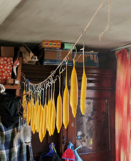 четыре часа работы, и партия свечей висит на волоске!)))