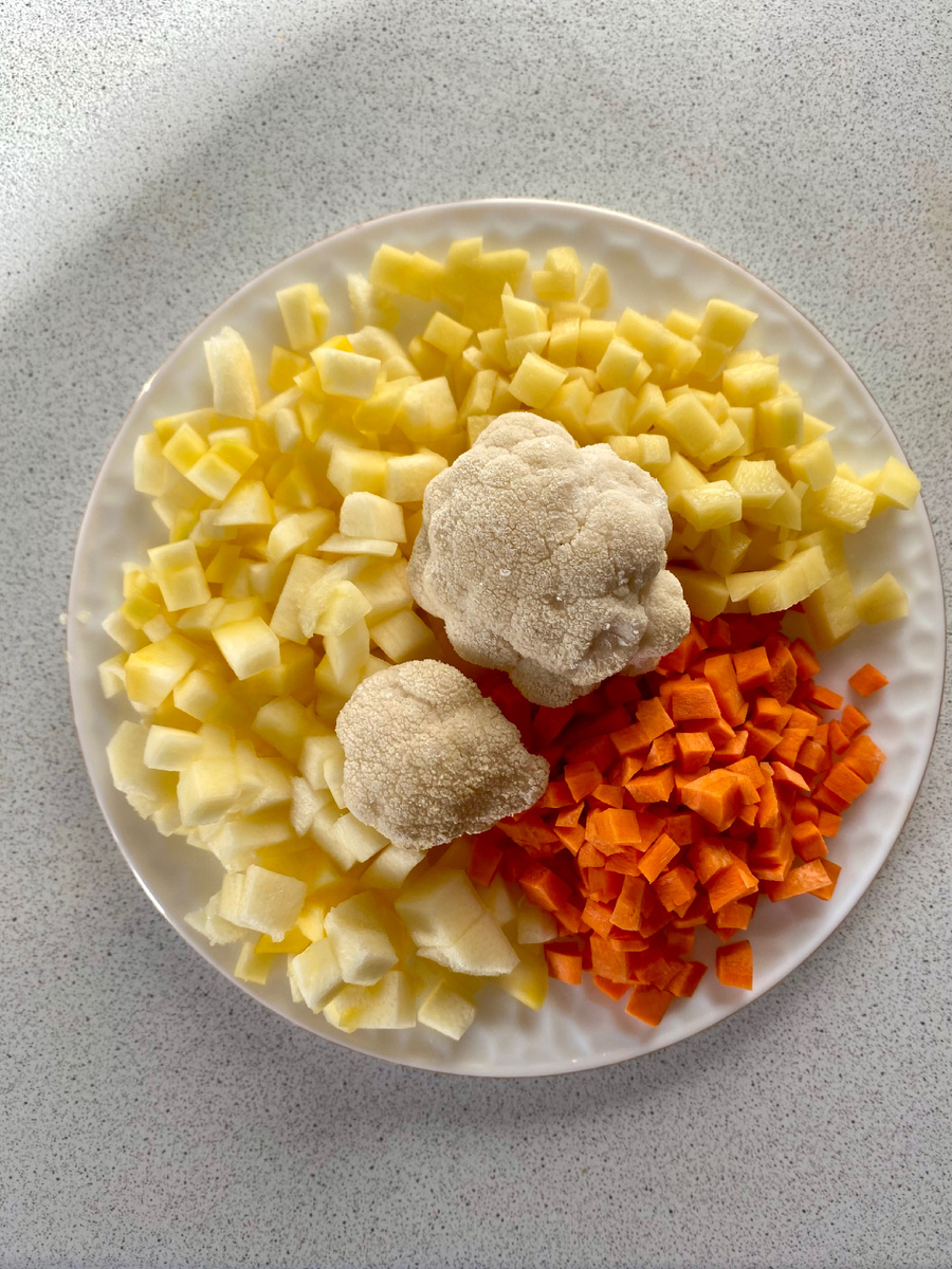 Овощи порезать кубиком