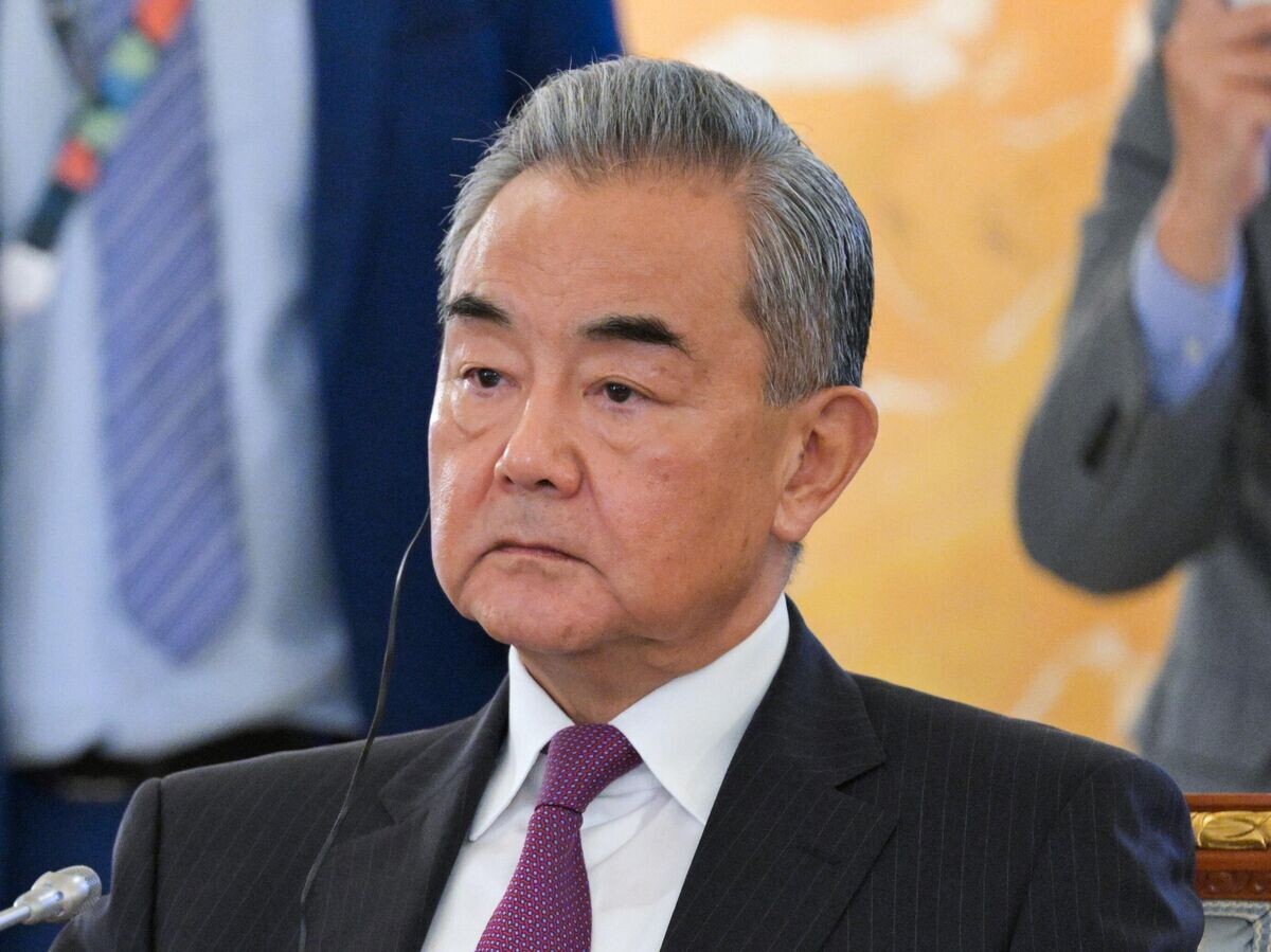    Руководитель канцелярии Комиссии по иностранным делам ЦК Коммунистической партии Китая, министр иностранных Ван И на встрече президента РФ Владимира Путина с высокими представителями государств БРИКС© РИА Новости / Кристина Кормилицына