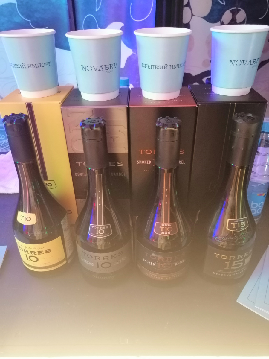 Испанский бренди Torres на стенде фестиваля
