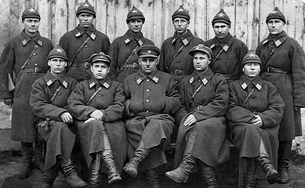 А вот с такими милиционерами я бы предпочёл не сталкиваться... Фото 1931 года из открытых источников. 