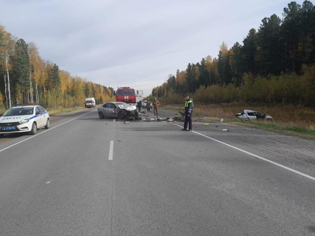    В тройном ДТП в Югре погиб человек
