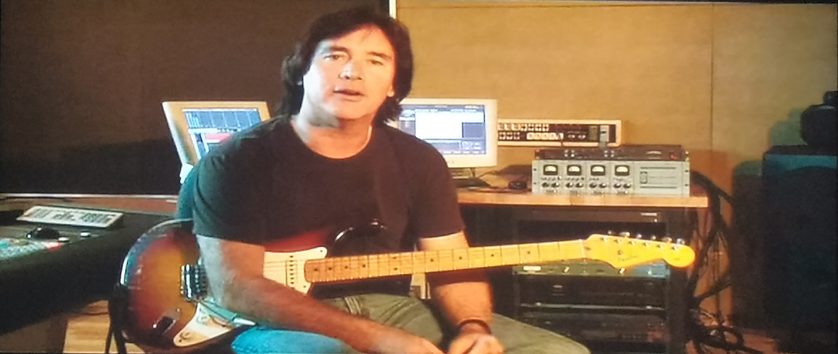 Carl Verheyen комментирует каждую композицию на этом диске