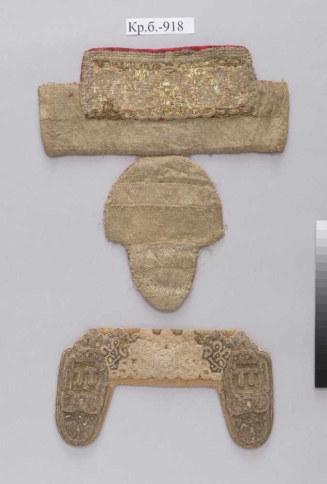 Кокошник. Первая половина XIX в. ГИМ. https://catalog.shm.ru/entity/OBJECT/8431346?query=918&fund_ier=647760350_647760505&index=1 