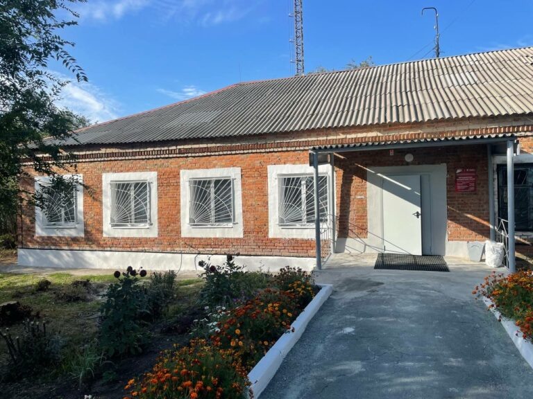    В Новотроицком округе проведен капитальный ремонт сельского ФАПа Марина Шарт