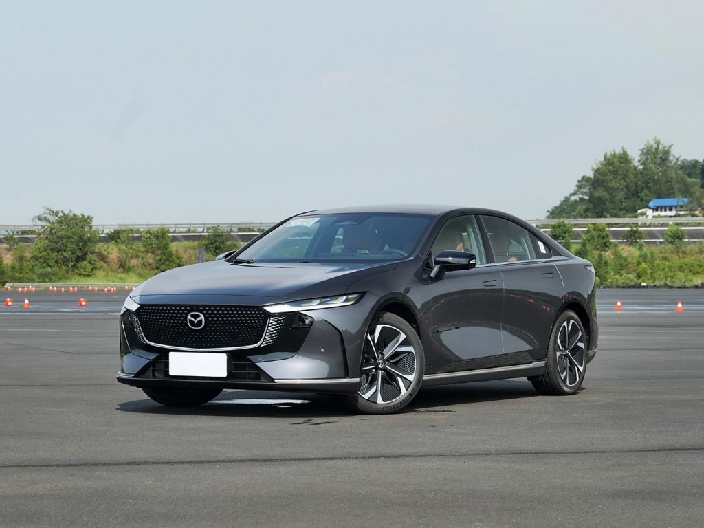 В Китае запустили предпродажи новой Mazda EZ-6. Стартовая цена — 160 000 юаней (~ 2,150 млн руб. по курсу).
