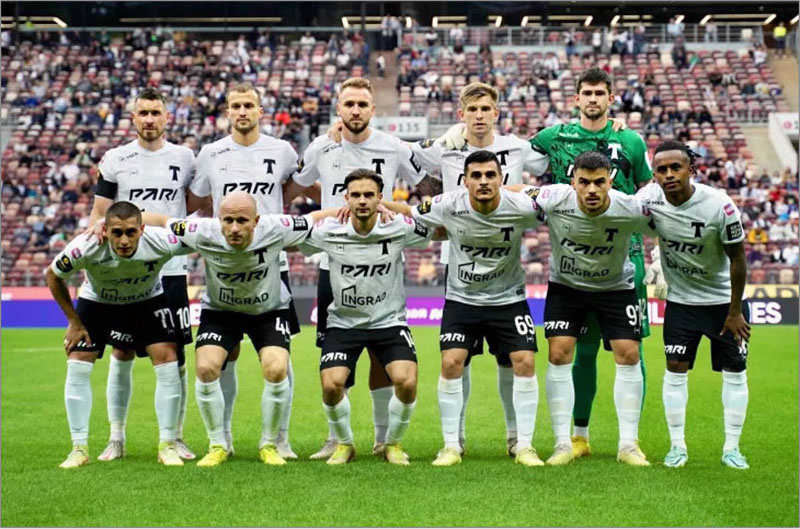 «Торпедо» перед стартовым матчем сезона-2023/2024. Верхний ряд (слева направо): Игорь Лебеденко, Евгений Шляков, Сергей Бородин, Никита Калугин, Егор Бабурин.
Нижний ряд (слева направо): Роман Юзепчук, Артём Самсонов, Алексей Усанов, Ираклий Манелов, Марио Чурич, Йорди Рейна.
