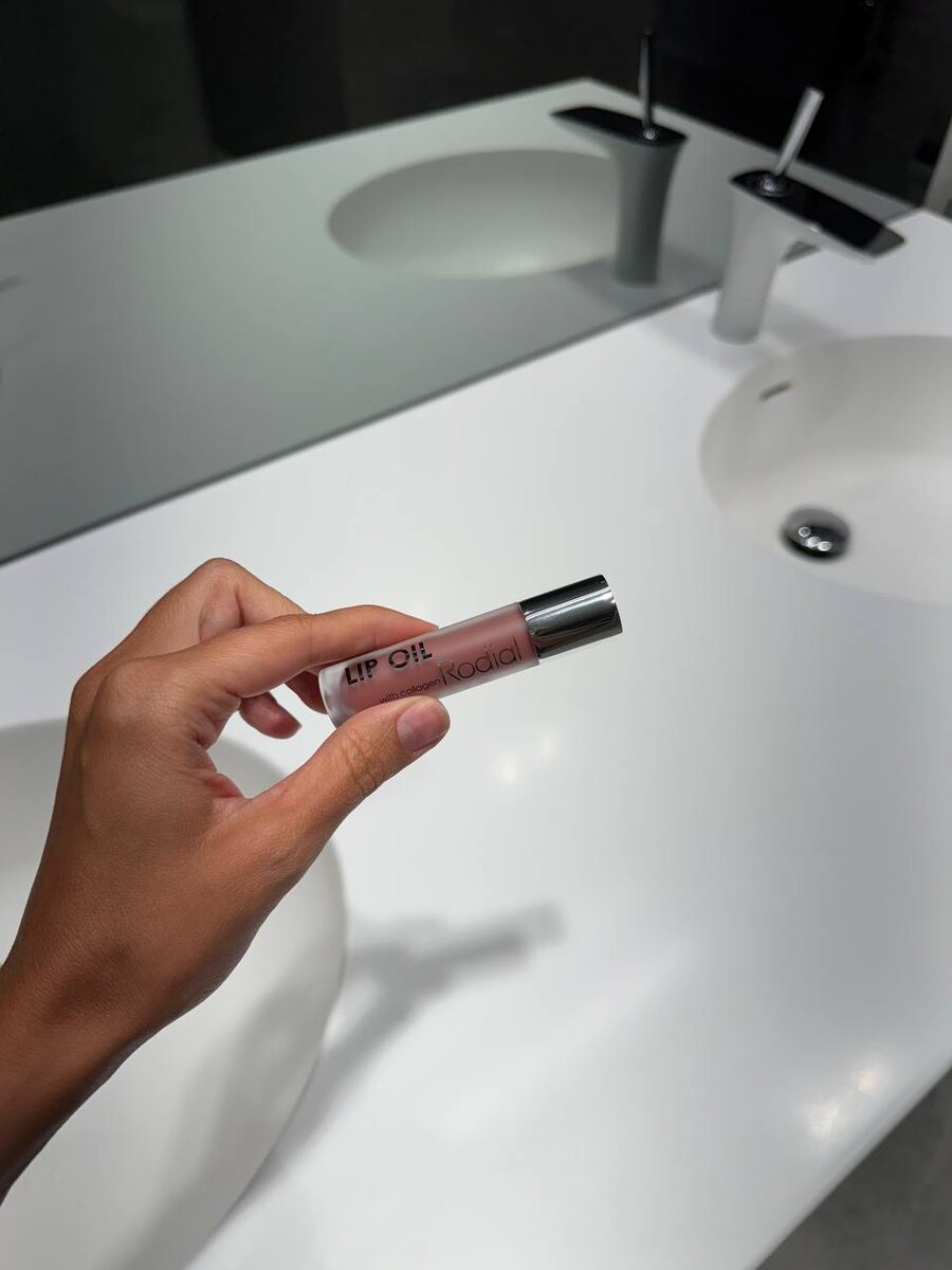 Rodial Lip Oil Масло для губ с коллагеном в оттенке Wild Plum