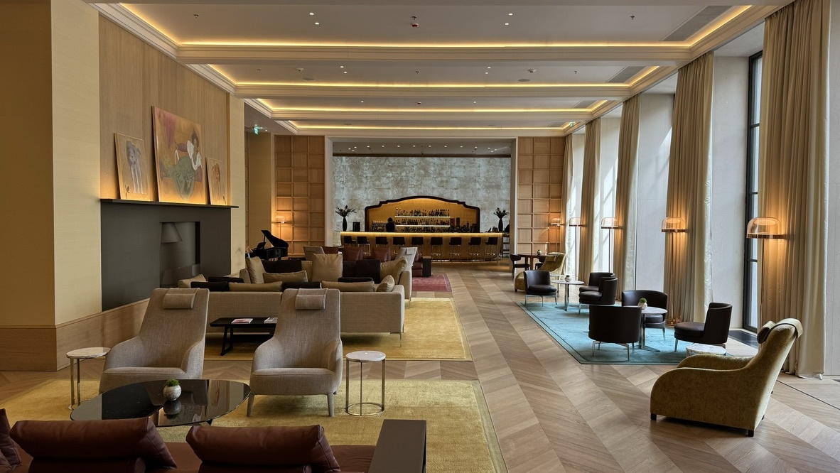 Лобби-лаунж и бар