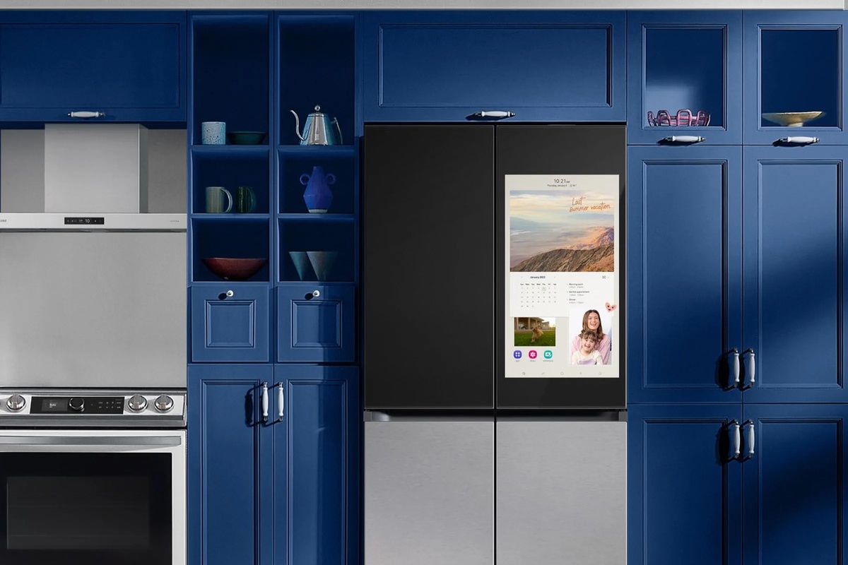 Холодильник Samsung Bespoke Family Hub